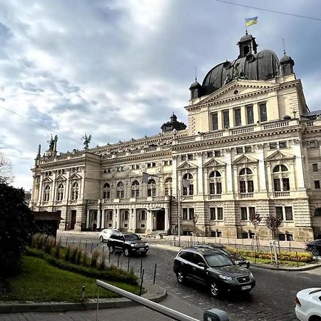 Sweet Home Near Opera House Lviv Kültér fotó