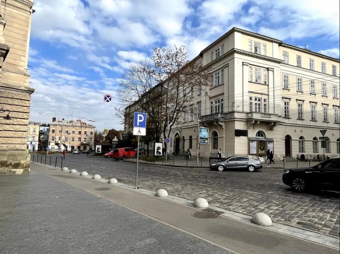 Sweet Home Near Opera House Lviv Kültér fotó