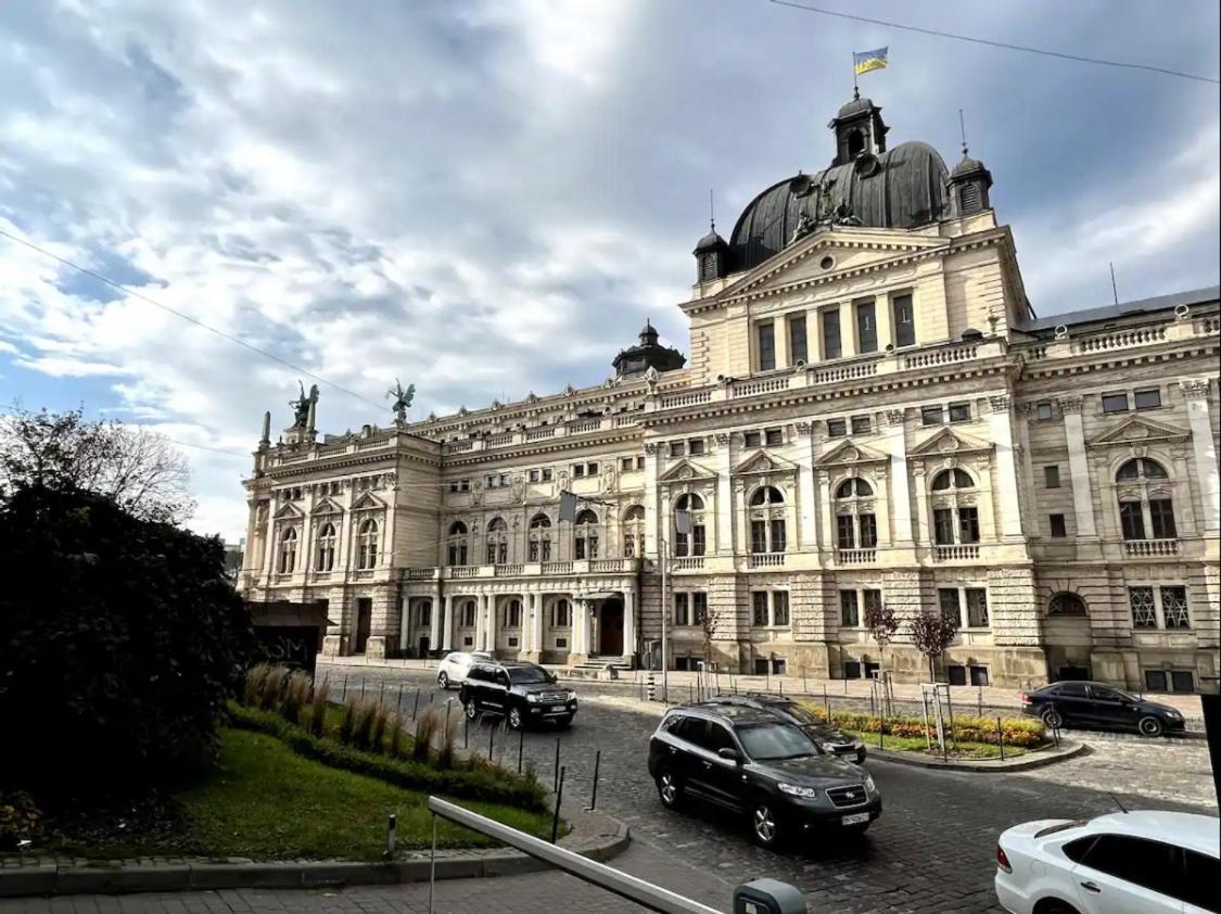 Sweet Home Near Opera House Lviv Kültér fotó